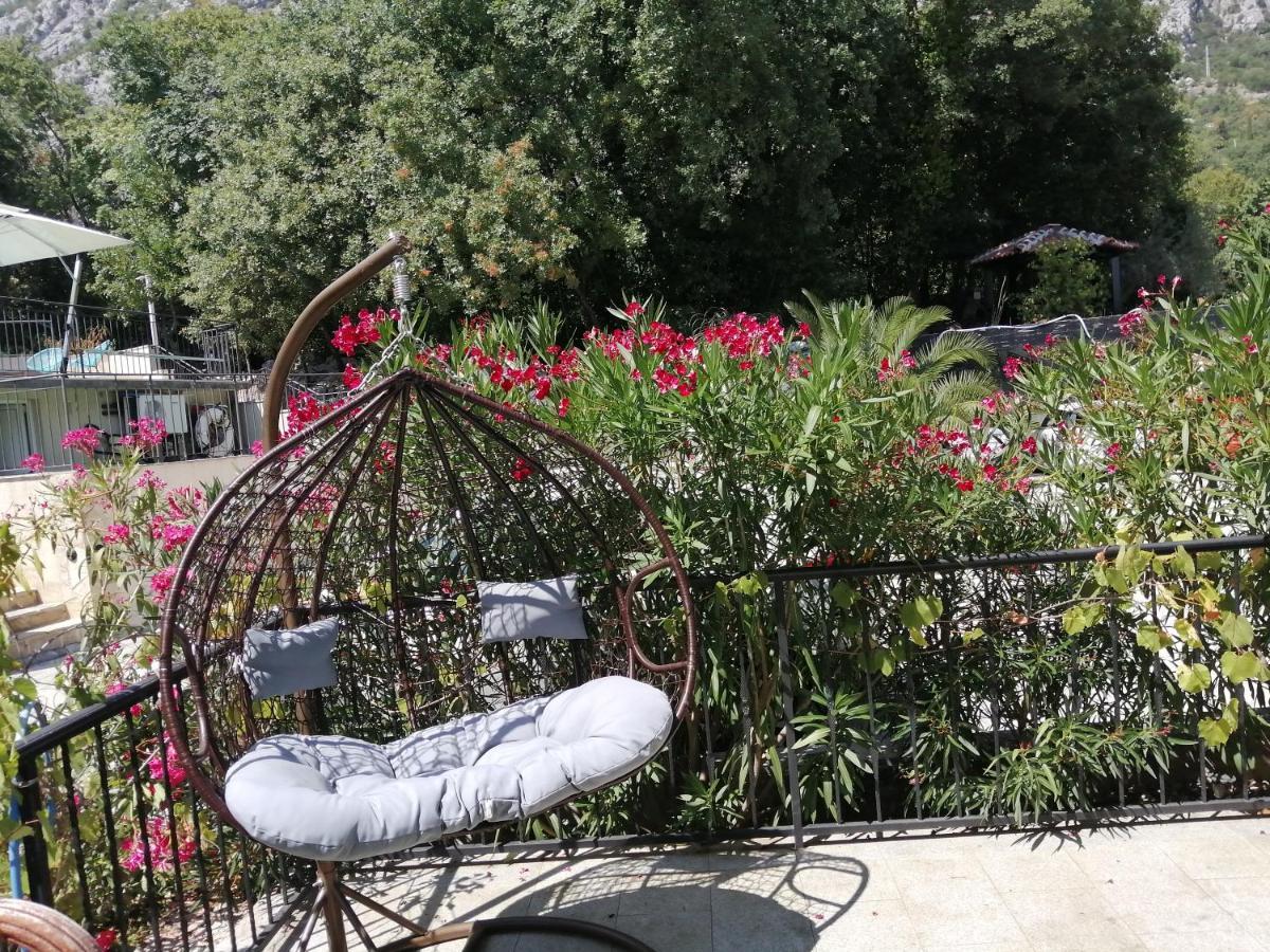 Apartments Fantasy Котор Экстерьер фото