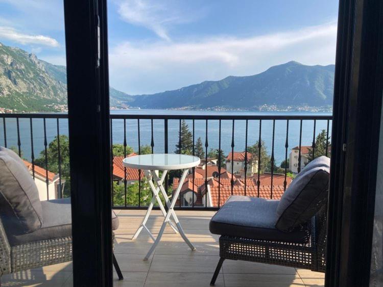 Apartments Fantasy Котор Экстерьер фото