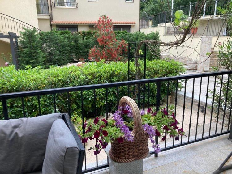 Apartments Fantasy Котор Экстерьер фото