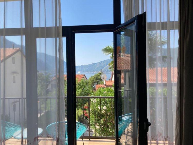 Apartments Fantasy Котор Экстерьер фото
